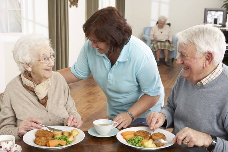 Социальная помощь пожилым людям